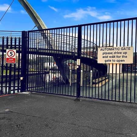 Luxury Waterfront Property With Free Parking Coventry Esterno foto