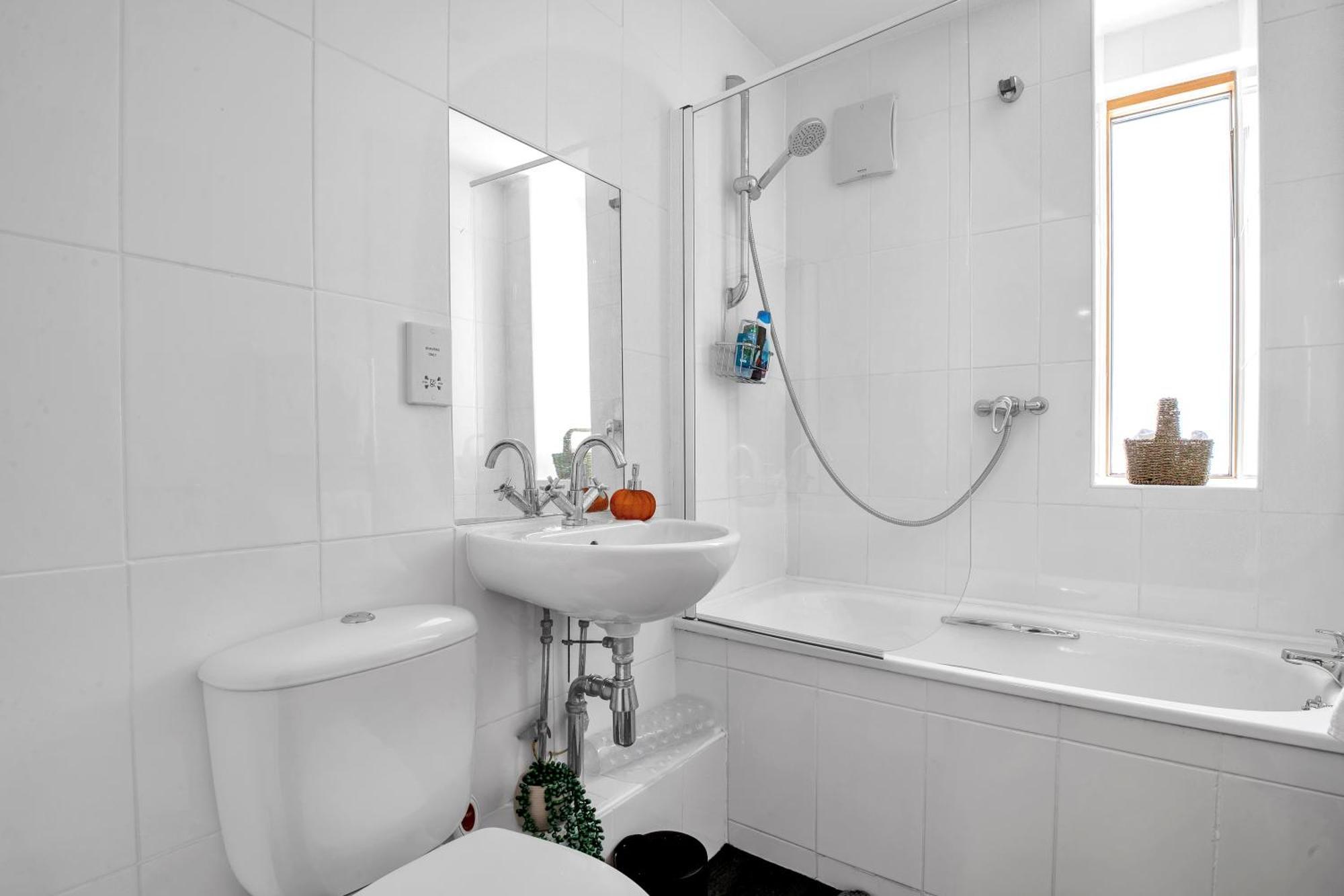 Luxury Waterfront Property With Free Parking Coventry Esterno foto