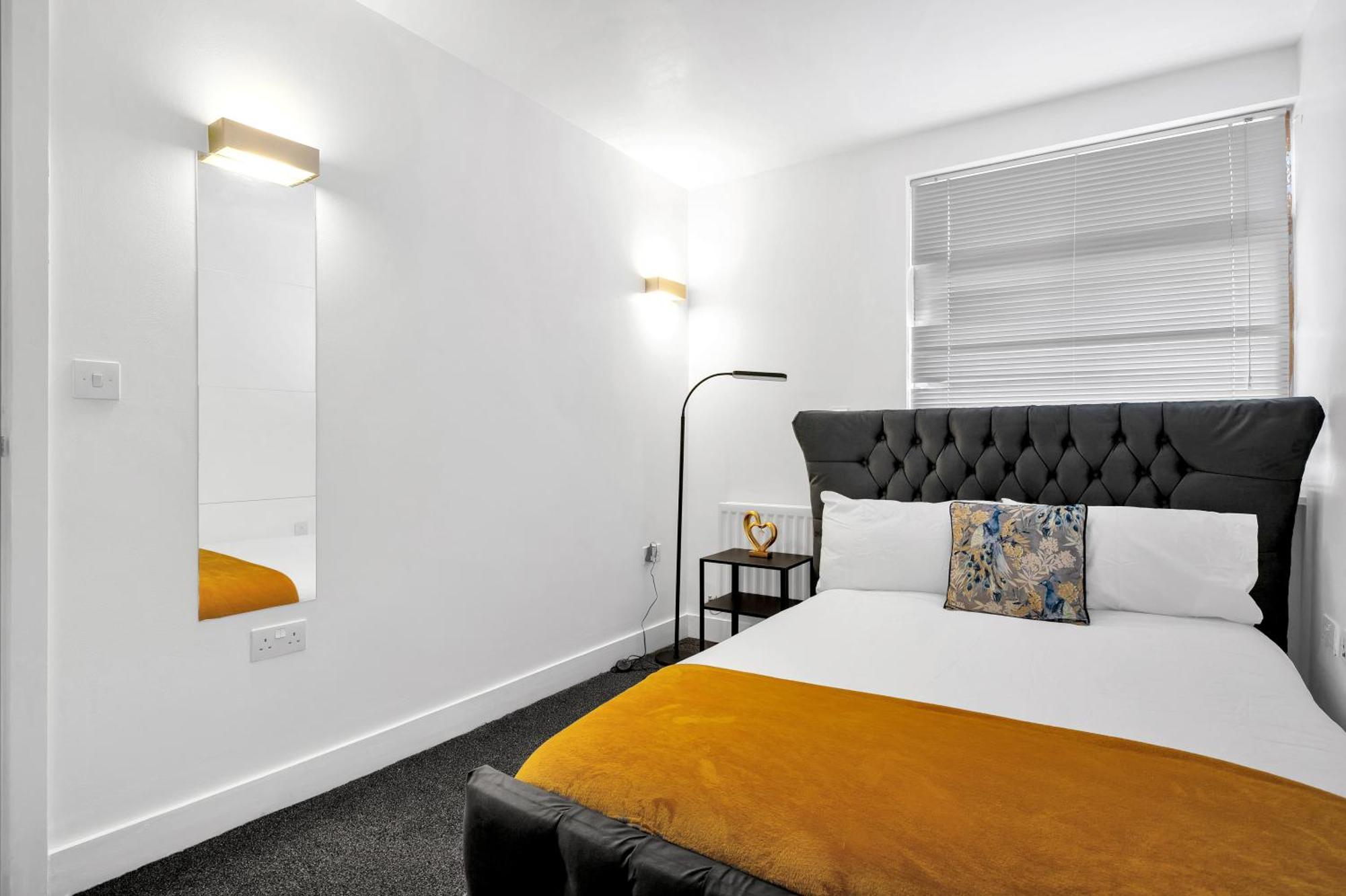 Luxury Waterfront Property With Free Parking Coventry Esterno foto