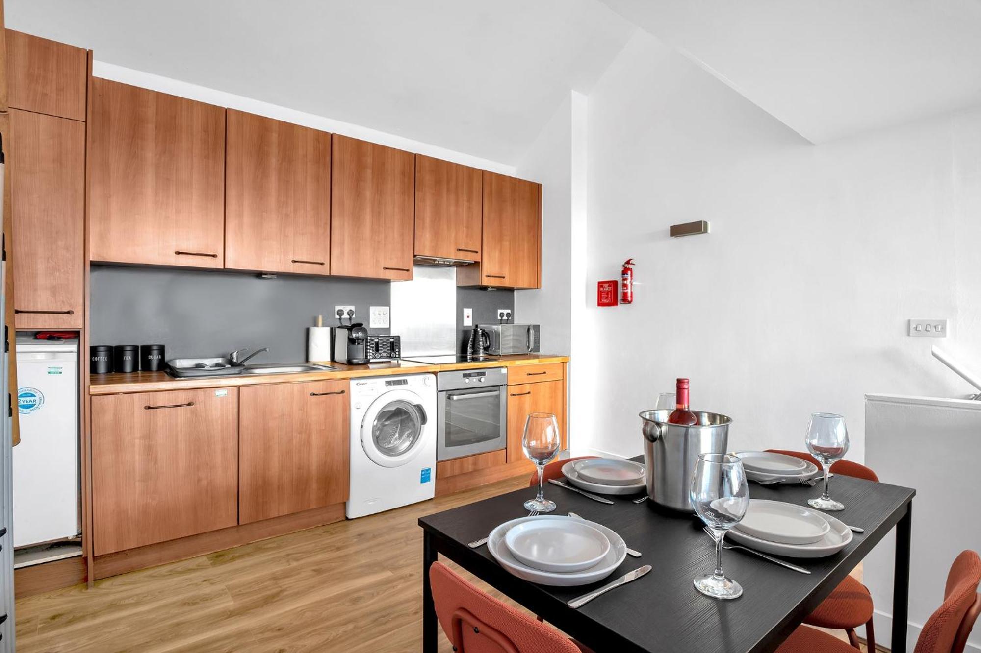 Luxury Waterfront Property With Free Parking Coventry Esterno foto