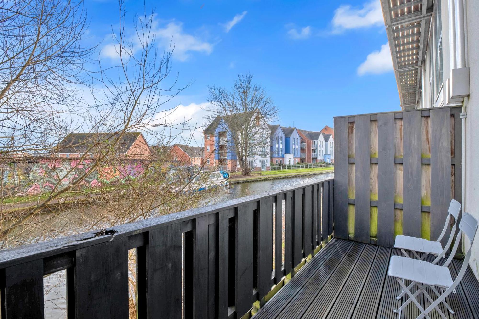 Luxury Waterfront Property With Free Parking Coventry Esterno foto
