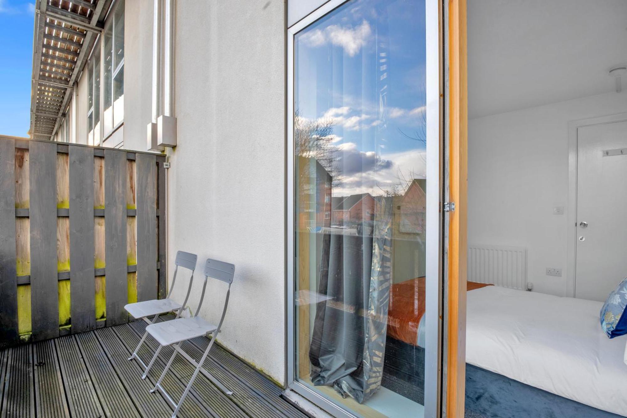 Luxury Waterfront Property With Free Parking Coventry Esterno foto