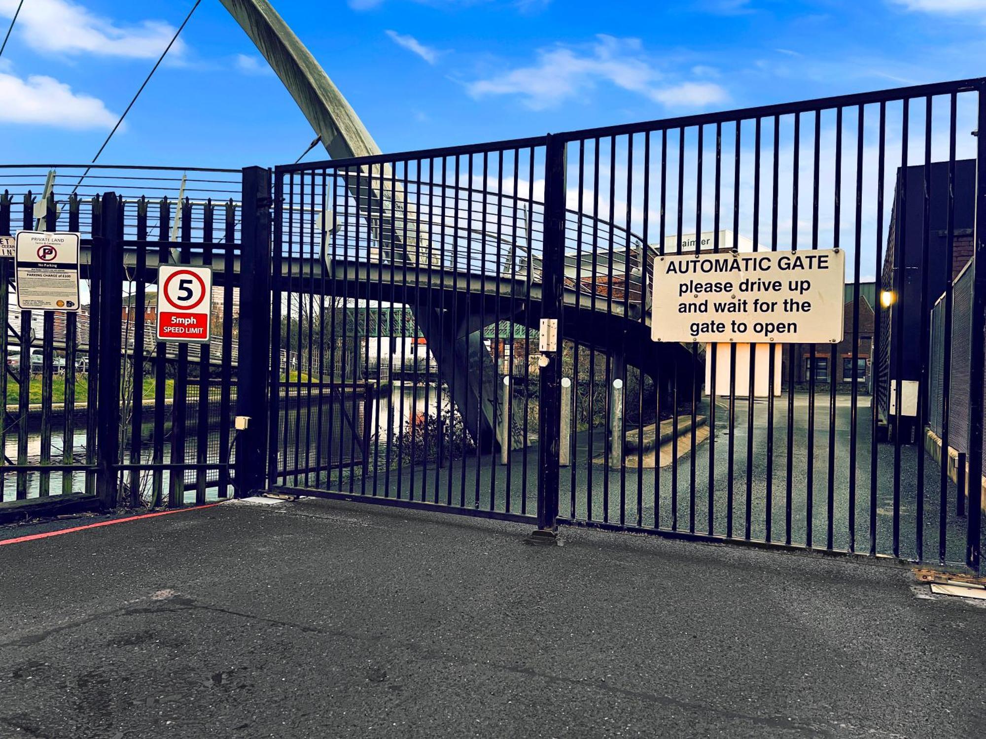 Luxury Waterfront Property With Free Parking Coventry Esterno foto